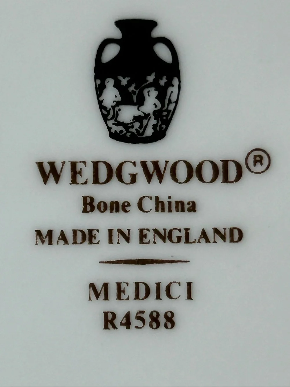 WEDGWOOD MEDICI R4588 Bone China Oval Vegetable Bowl Serving Dish England